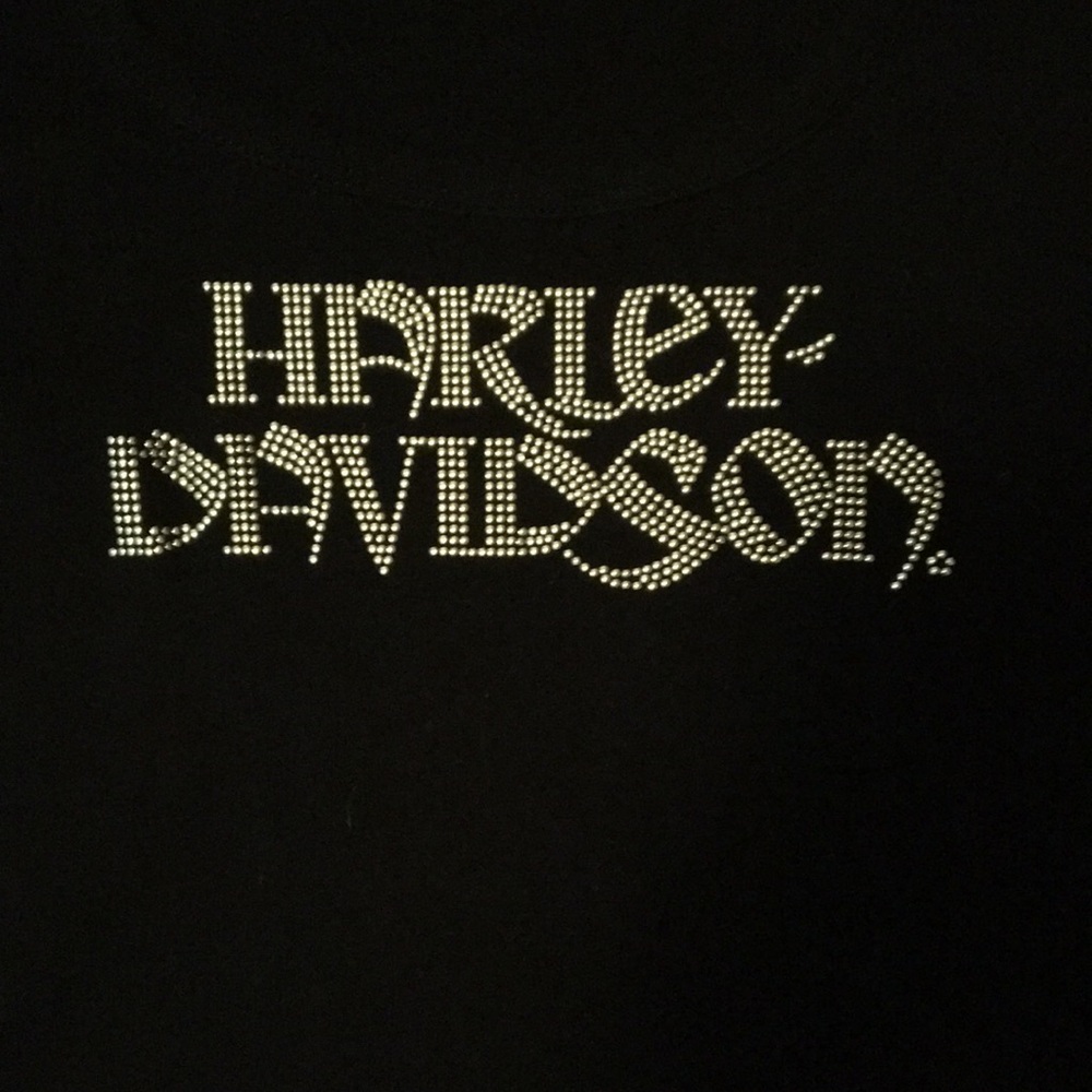 Barely worn long sleeve Harley Davidson top.